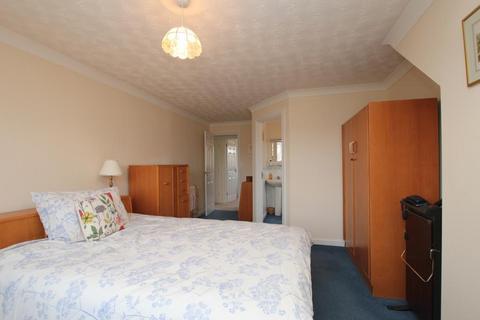 11 Buckingham Drive, Ely, CB6 1DR