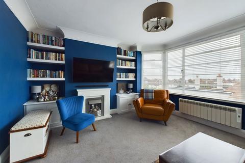 2 bedroom flat for sale, Brittany Court, New Church Road, Hove, BN3 4JT