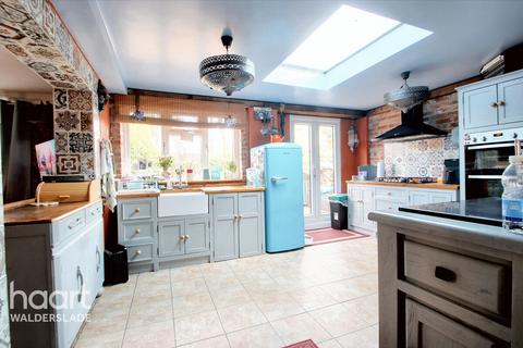 4 bedroom semi-detached house for sale, Dargets Road, Chatham