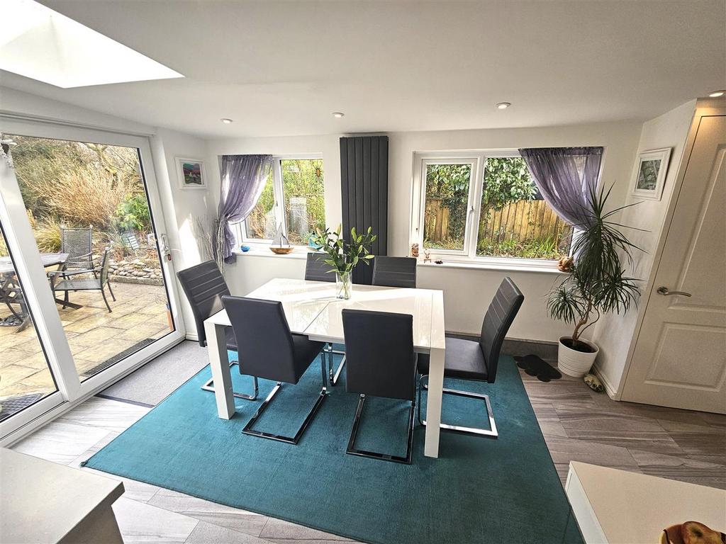 Dining Room.jpg