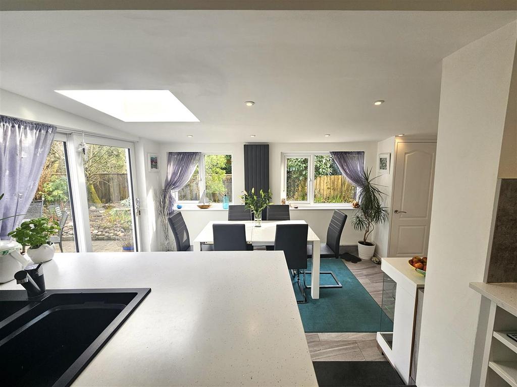 Kitchen Dining.jpg