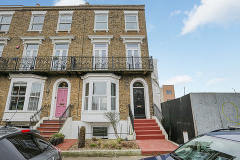 6 bedroom end of terrace house for sale, Westbrook Gardens, Margate, CT9