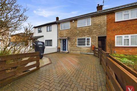 3 bedroom terraced house for sale, Cedar Close, Luton LU4