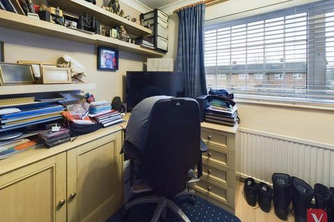 9 Cedar Close, Luton, LU4 0SQ