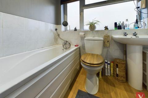 9 Cedar Close, Luton, LU4 0SQ