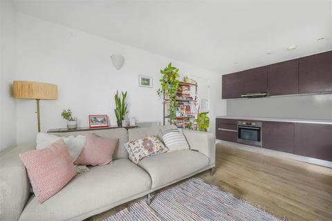 2 bedroom apartment to rent, Chadwell Lane, Hornsey N8