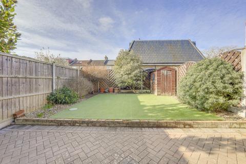 4 bedroom terraced house for sale, Minard Road, Catford, London, SE6