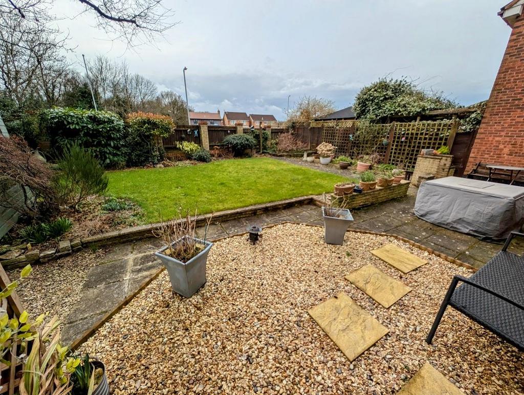 Garden 2a.jpg