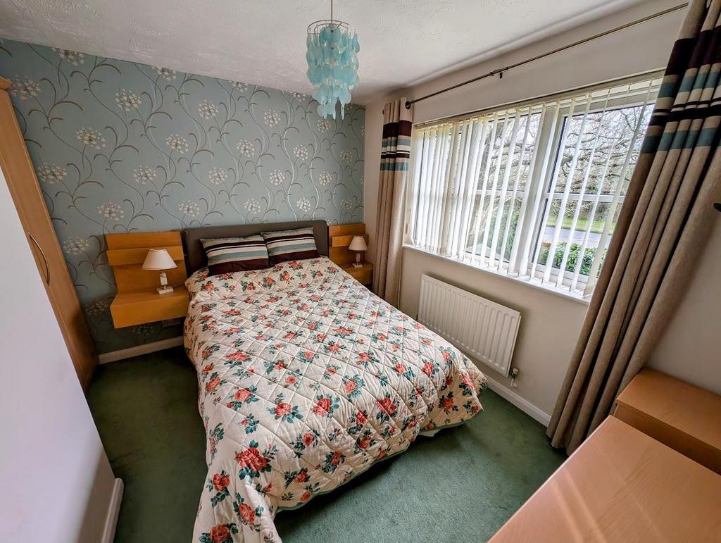 Bed 2.jpg