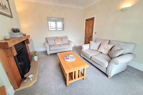 4 bedroom house for sale, Whitby Road, Pickering YO18