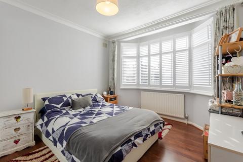 107 Parkview Road, London, SE9 3QR