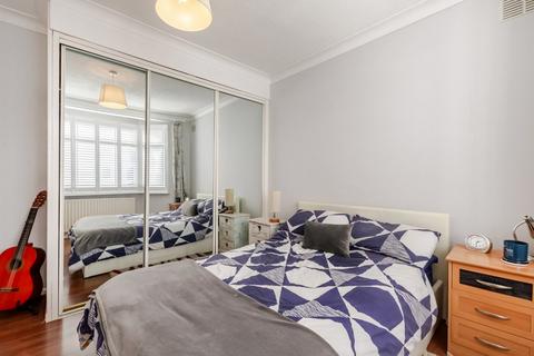 107 Parkview Road, London, SE9 3QR