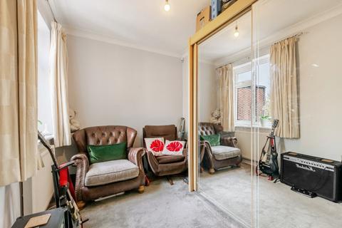 107 Parkview Road, London, SE9 3QR