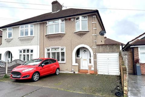 3 bedroom semi-detached house for sale, Malvern Avenue, Bexleyheath DA7