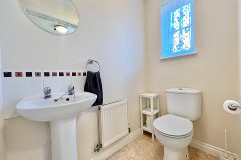 4 bedroom detached house to rent, Elmcroft Close, Beck Row IP28