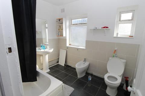 2 bedroom detached bungalow for sale, Jaywick Lane, Clacton-On-Sea CO16