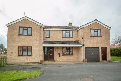 5 bedroom detached house for sale, Eastway Close, Kirkbymoorside