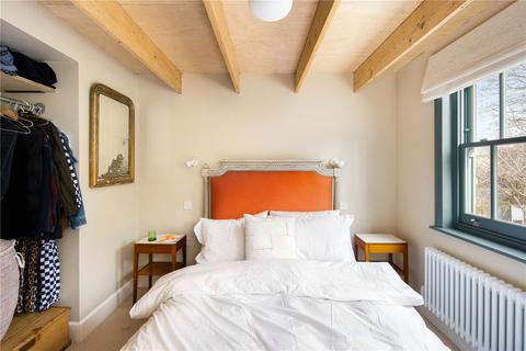 4 Mile End Place, London, E1 4BH