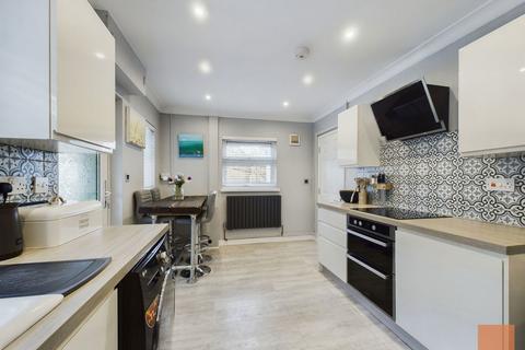 11 Tregothnan Road, Truro, TR1 1QS