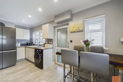 11 Tregothnan Road, Truro, TR1 1QS