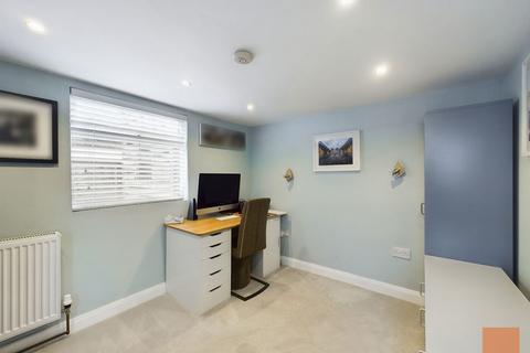 11 Tregothnan Road, Truro, TR1 1QS