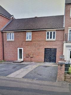 2 bedroom coach house to rent, Dunoon Drive, Wolverhampton WV4