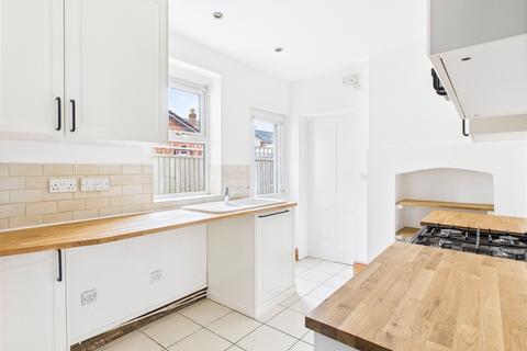 45 Armscroft Road, Gloucester, GL2 0SJ