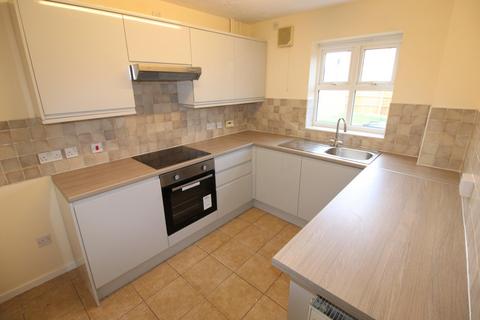 3 bedroom semi-detached house to rent, Marlow Drive, Branston DE14