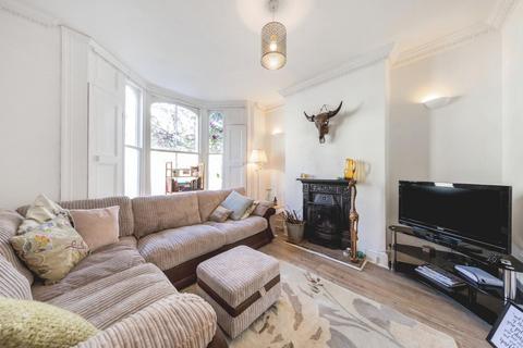 2 bedroom flat for sale, Dalyell Road, SW9