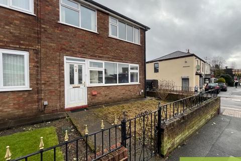 3 bedroom semi-detached house to rent, Walkden Road, Salford M28