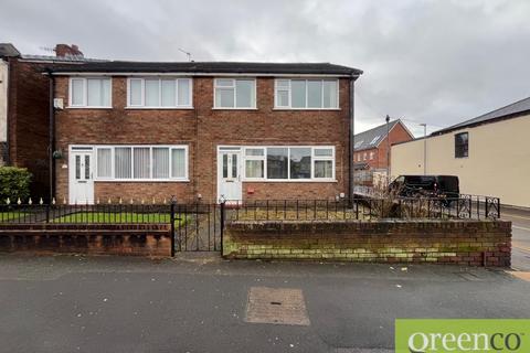 3 bedroom semi-detached house to rent, Walkden Road, Salford M28