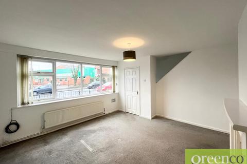 3 bedroom semi-detached house to rent, Walkden Road, Salford M28