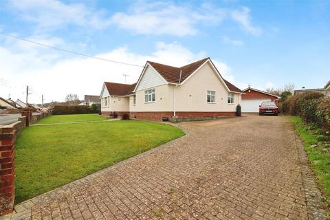 3 bedroom detached bungalow for sale, Allenstyle Drive, Yelland, Barnstaple