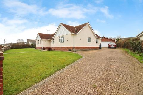 3 bedroom detached bungalow for sale, Allenstyle Drive, Yelland, Barnstaple