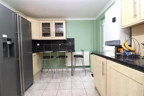 15 Allenstyle Drive, Yelland, Barnstaple, EX31 3DY