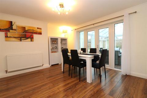 15 Allenstyle Drive, Yelland, Barnstaple, EX31 3DY