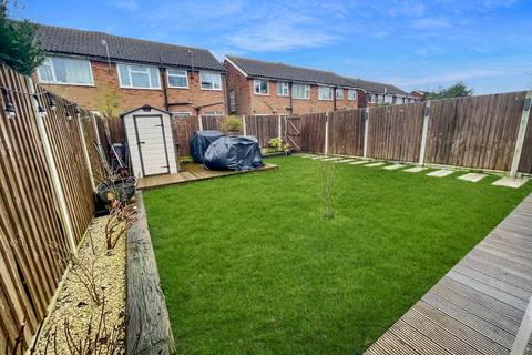 2 bedroom maisonette for sale, Birchen Grove, Luton, Bedfordshire, LU2 7TW