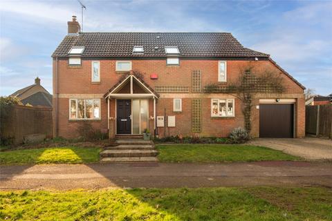 4 bedroom detached house for sale, Willen Park Avenue, Willen Park, Milton Keynes, Buckinghamshire, MK15