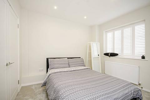 2 bedroom flat to rent, Carlton Hill, St John's Wood, London, NW8