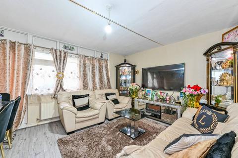 3 bedroom flat for sale, Beaumont Road, Leyton, London, E10