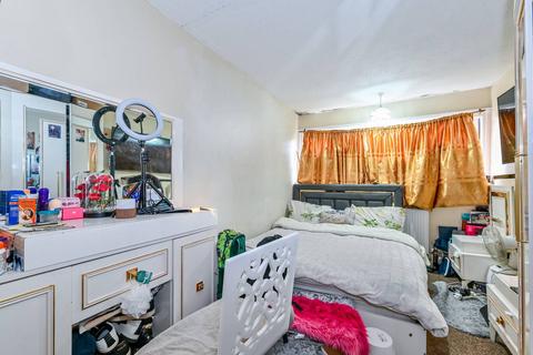 3 bedroom flat for sale, Beaumont Road, Leyton, London, E10