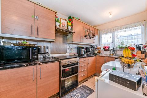 3 bedroom flat for sale, Beaumont Road, Leyton, London, E10