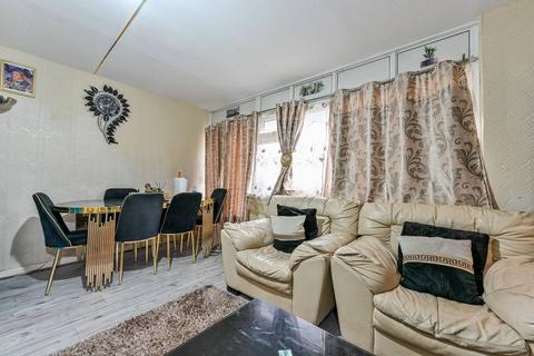 3 bedroom flat for sale, Beaumont Road, Leyton, London, E10