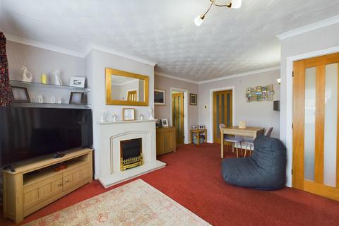 15 Danlan Park, Pembrey, Burry Port, SA16 0UG