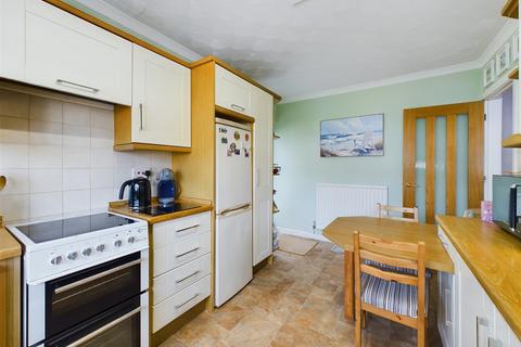 15 Danlan Park, Pembrey, Burry Port, SA16 0UG