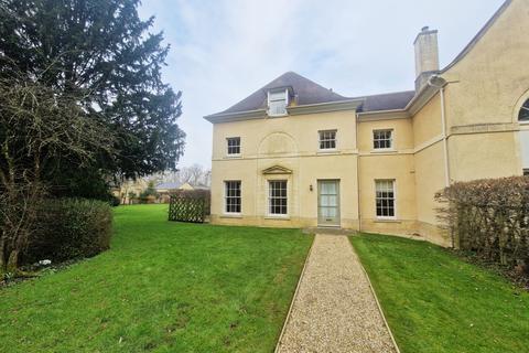 4 bedroom townhouse to rent, The Stables, LECHLADE