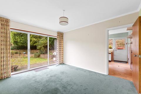 27 Dunedin Drive, Caterham, CR3 6BA