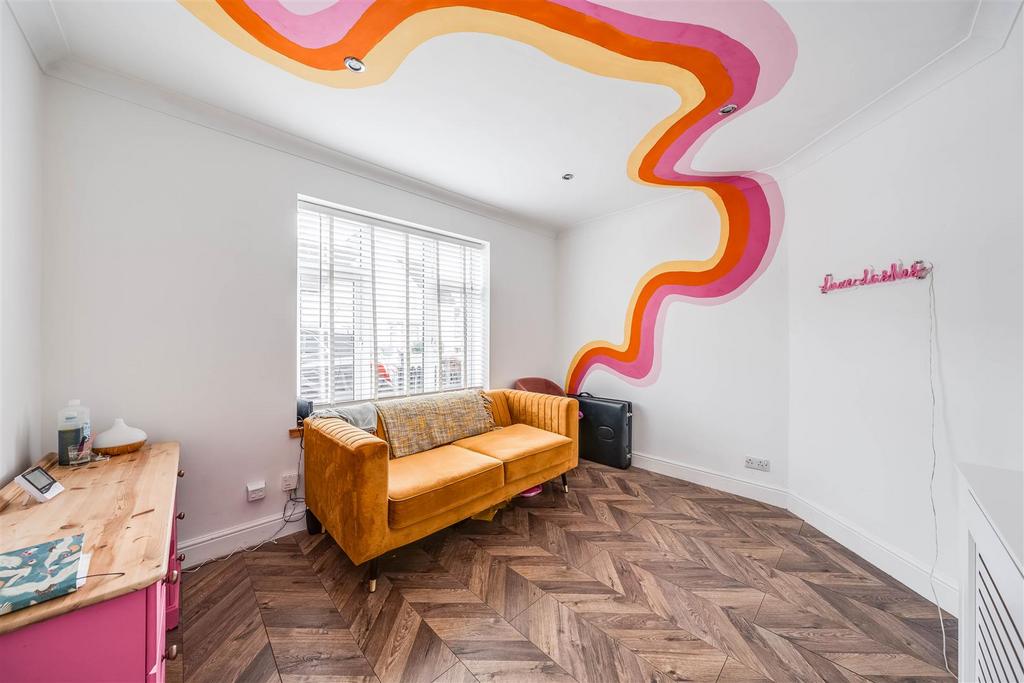 Bedroom 4/Lounge