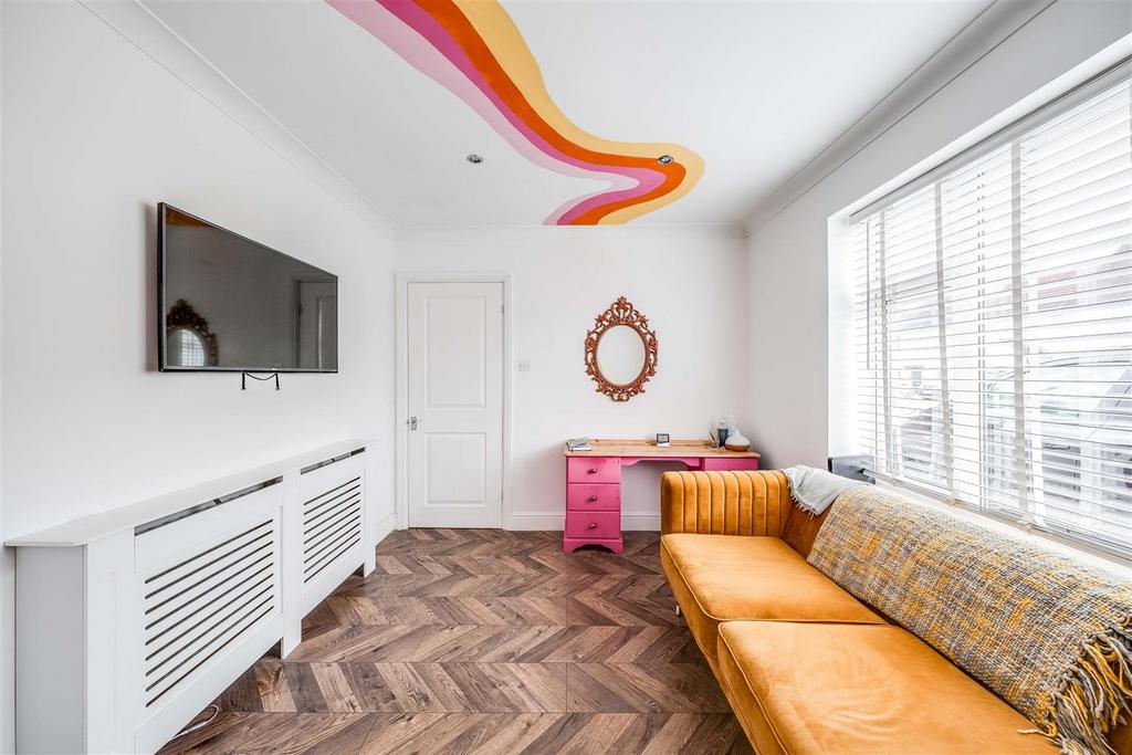 Bedroom 4/Lounge