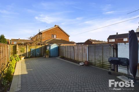 3 bedroom maisonette for sale, Hengrove Crescent, Ashford, Surrey, TW15